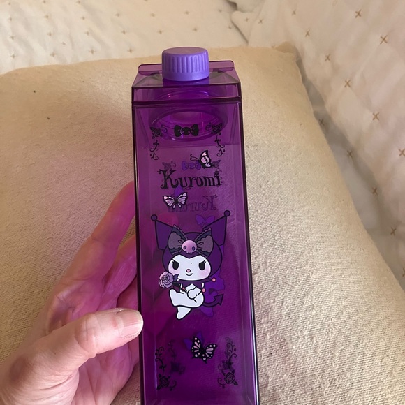 Hot Topic Kuromi Purple purse, bracelet, drink container and earrings - Picture 3 of 8